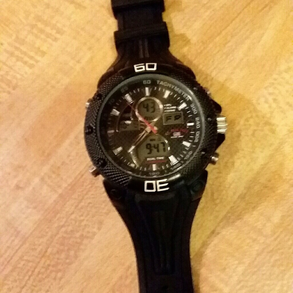 Men's Watch - Picture 2 of 3